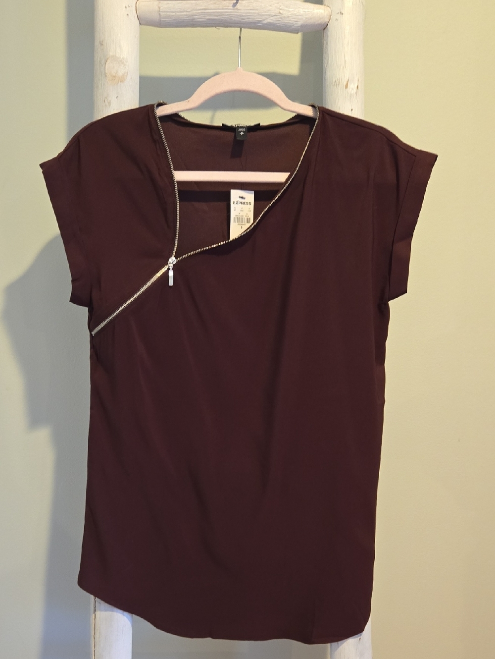Express Burgundy Short-Sleeve Top with Angled Silver Zip NWT Small